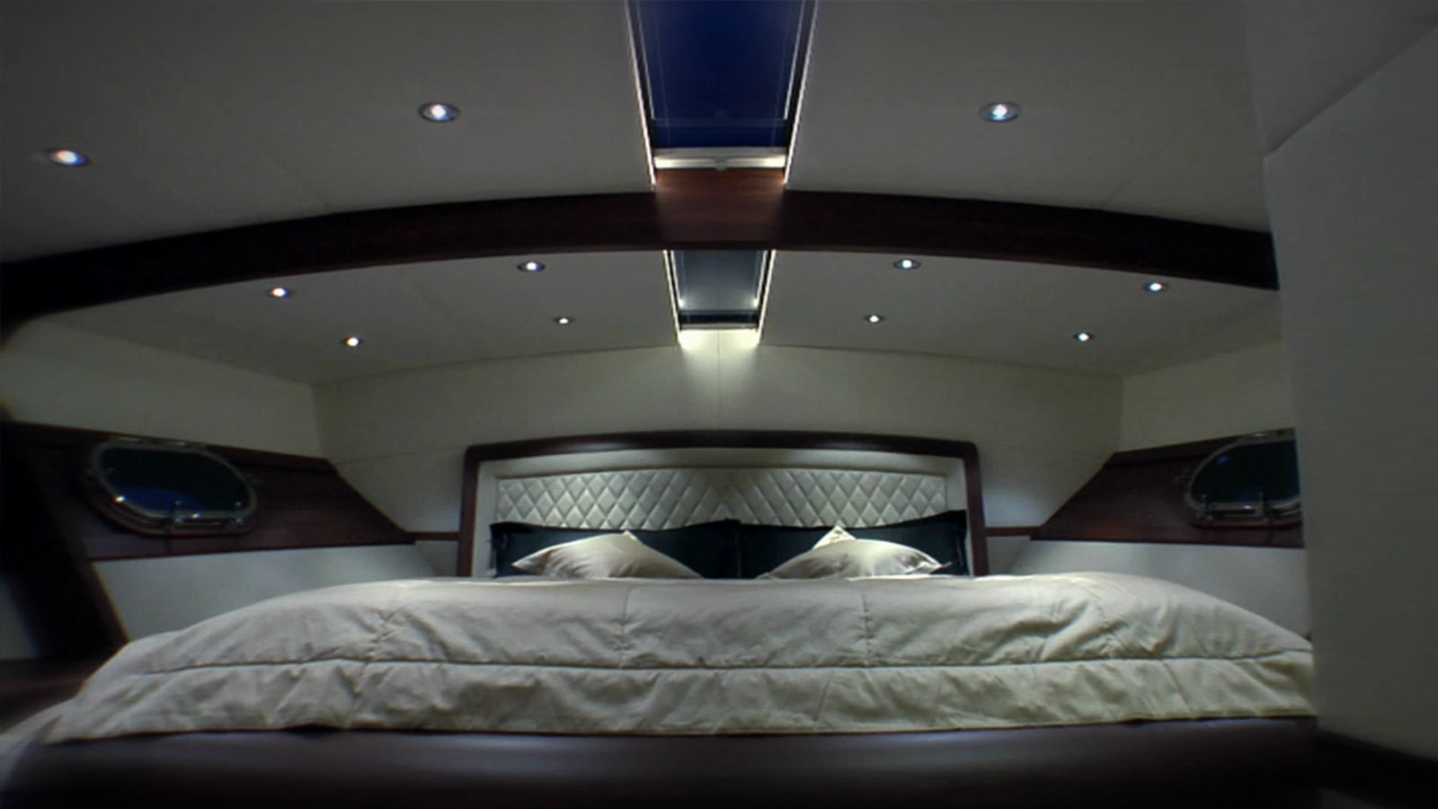 Schöafbereich der Aguti Yacht 20m Aguti Yachts Clip